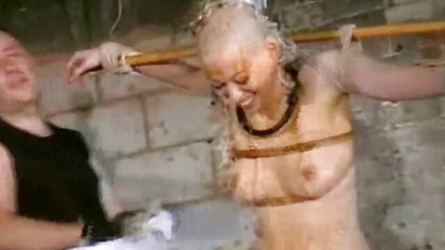 HD kvalitet :  Namazana plavuša, draga Sarah Jessie, nije zbog jebanja u dupe Hot porn 