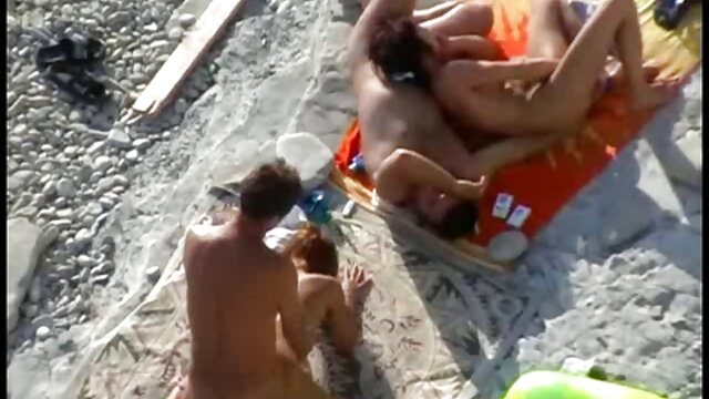 HD kvalitet :  Neprocjenjivi maser pomaže klijentu da svrši na stolu za masažu Hot porn 