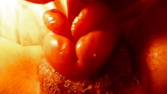 HD kvalitet :  Namazana djevojka lijepo popuši taj kurac i onda je sjebana Hot porn 