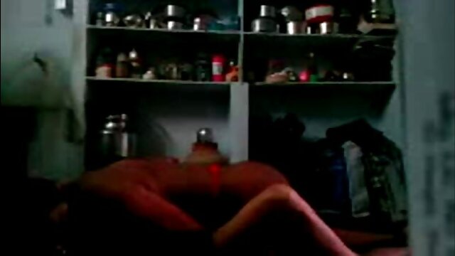 HD kvalitet :  Heather Starlet na koljenima siše kurac u stanu Hot porn 