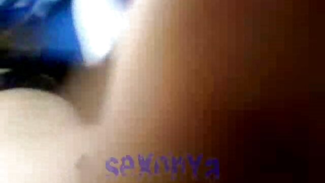 HD kvalitet :  Porno video tipa koji pokušava oploditi maćehu velikim sisama Hot porn 