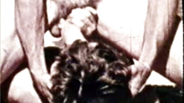 HD kvalitet :  Brinetu zanima samo duboki analni tretman Hot porn 
