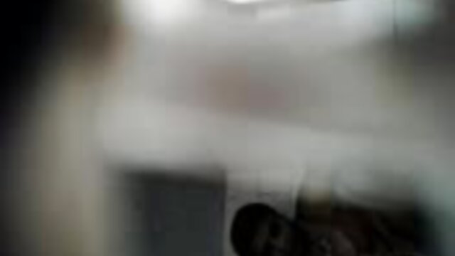 HD kvalitet :  Dvije ebanovine navijačice ližu jedna drugoj macu u svlačionici Hot porn 